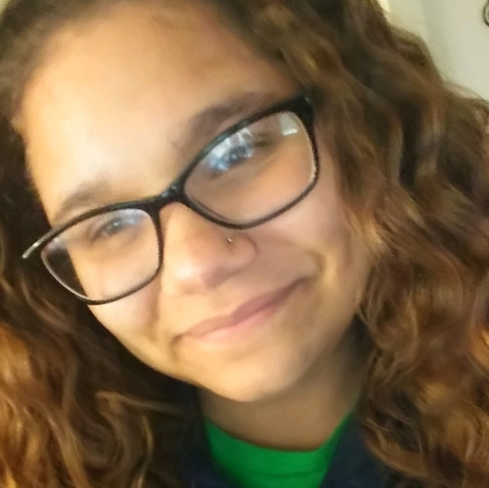 Meet your Posher, Alexia